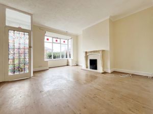 LOUNGE- click for photo gallery